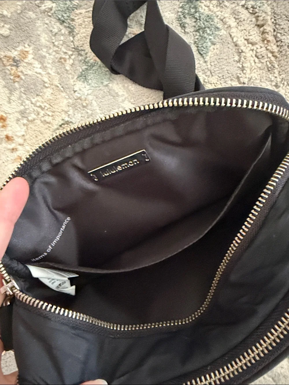 Lululemon crossbody camera bag 2L